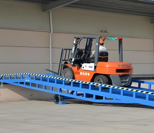 芦溪移动式卸货平台（叉车用）